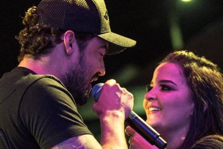 Sertanejo Fernando se declara a Maiara Eu em você Área VIP