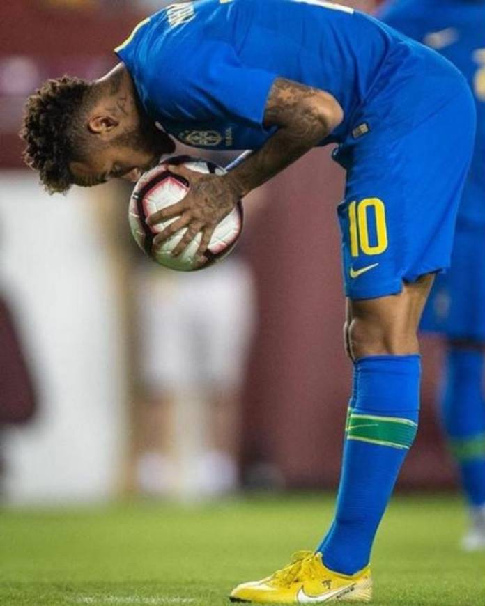 Neymar recebe apoio após fazer desabafo Área VIP