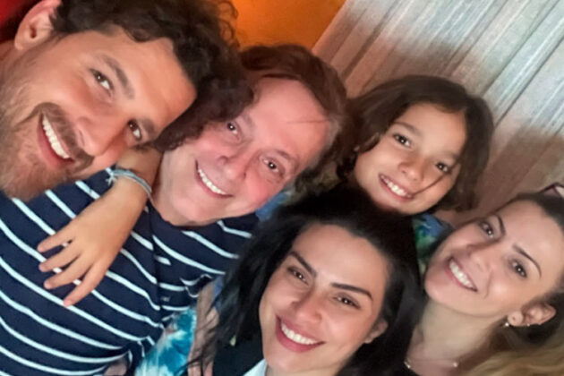 Fábio Jr compartilha fotos da família reunida e se declara Amo vocês