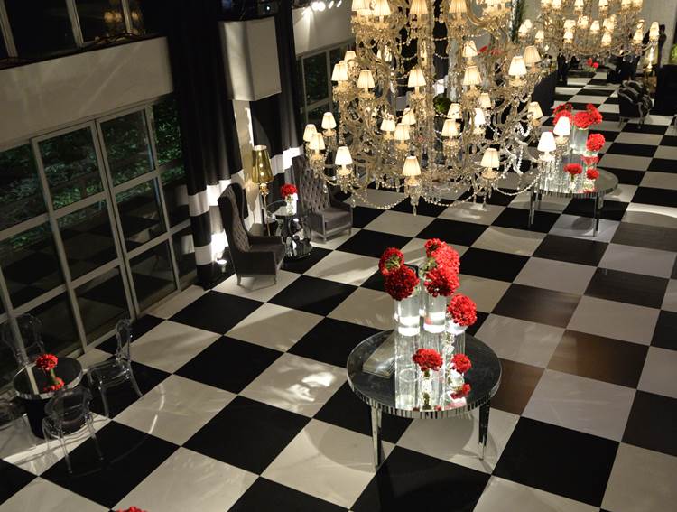 Em festa de lançamento de A Regra do Jogo, elenco é transportado para  tabuleiro de xadrez gigantesco; confira fotos! - TV Foco