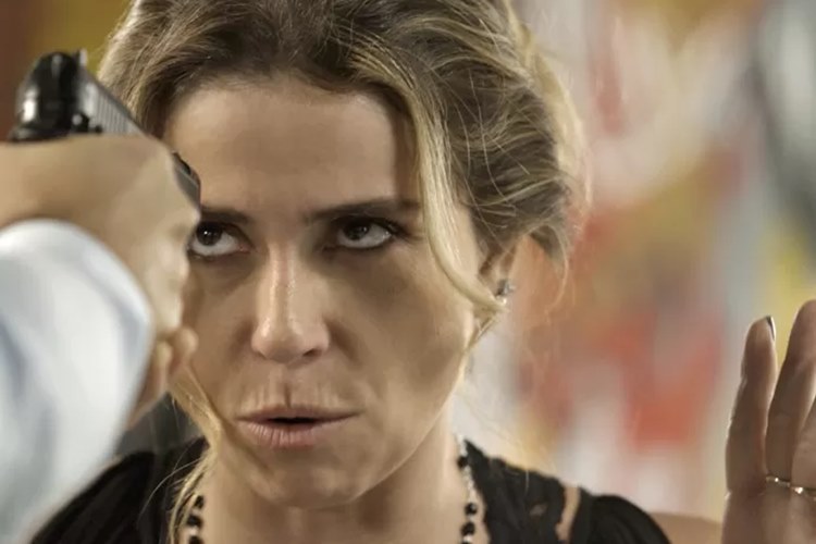 Atena (Giovanna Antonelli) A regra do jogo