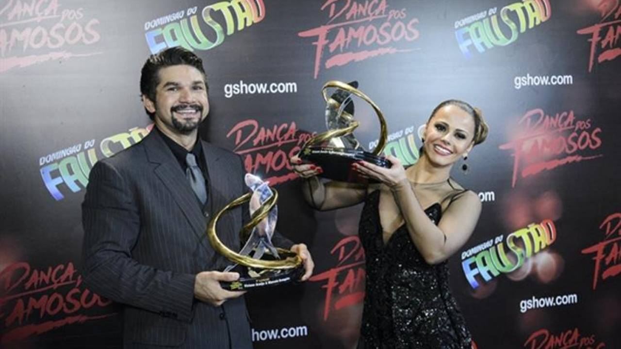 Viviane Araujo E A Vencedora Do Danca Dos Famosos 2015