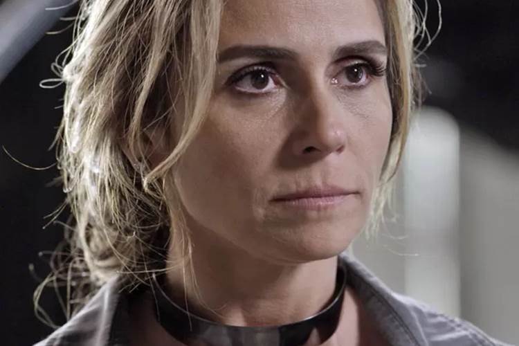 Atena (Giovanna Antonelli) A regra do jogo