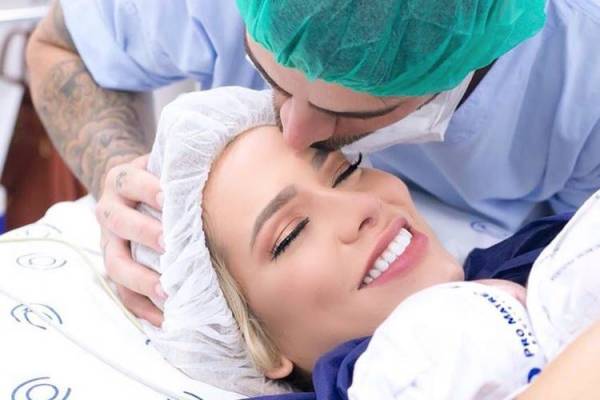 Adriana e Rodrigão com a filha (Instagram/Foto:ane_fotografa)