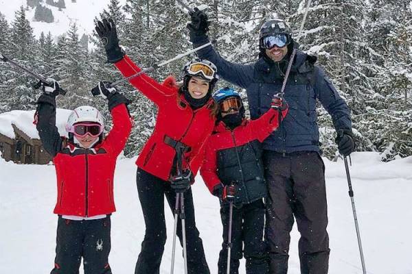 Carol Celico com os filhos e o namorado/Instagram