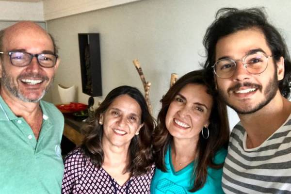 Fatima com a familia de Tulio/Instagram