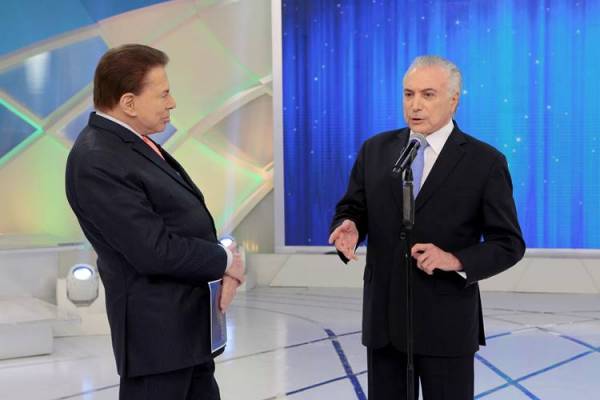 Silvio Santos e Michel Temer (Lourival Ribeiro/SBT)