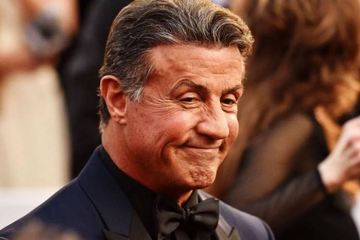 Após boatos, Sylvester Stallone tranquiliza fãs