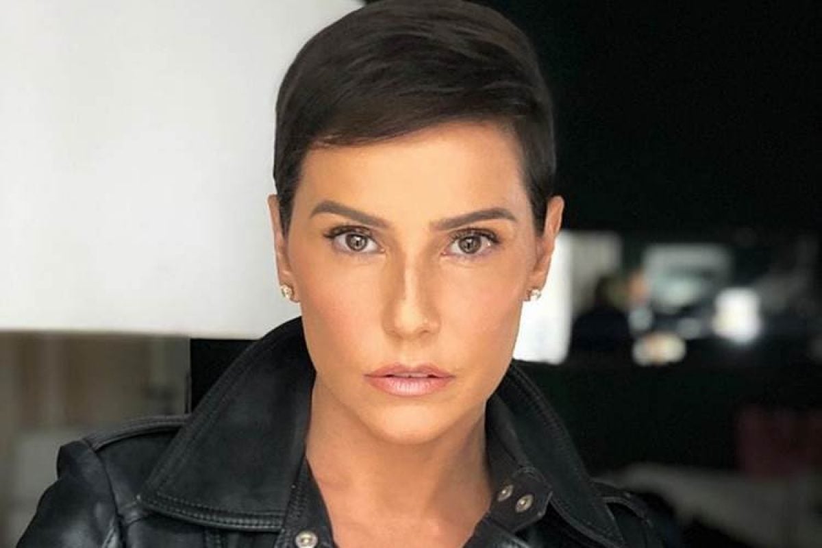 Deborah Secco posa nas Maldivas e corpão impressiona - Área VIP