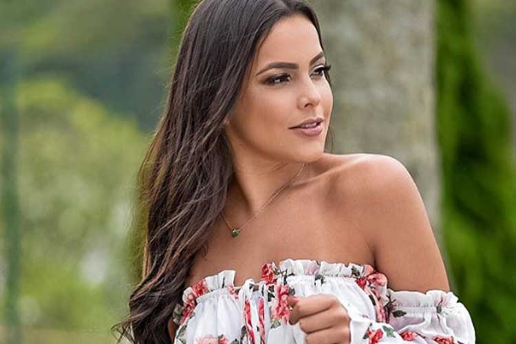 De biquíni Emilly Araújo arranca elogios dos seguidores Área VIP