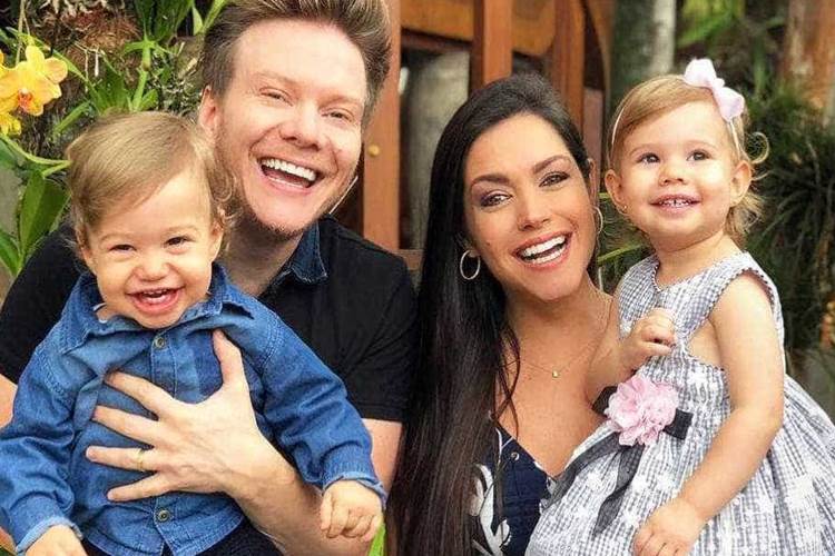 Michel, Thaís e os filhos (Foto: reprodução Instagram)