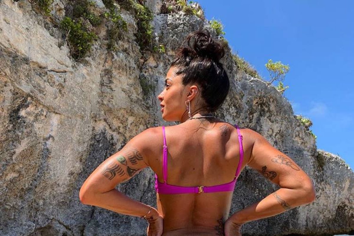 Aline Riscado esbanja atributos em clima praiano e seguidores ficam  impressionados - Área VIP