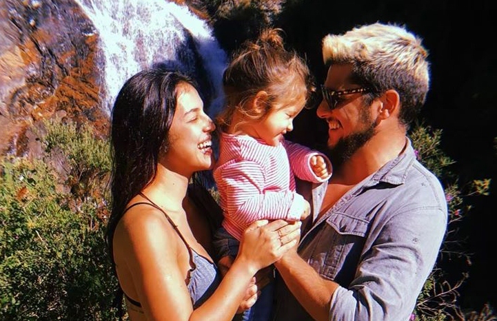 Yanna Lavigne e família