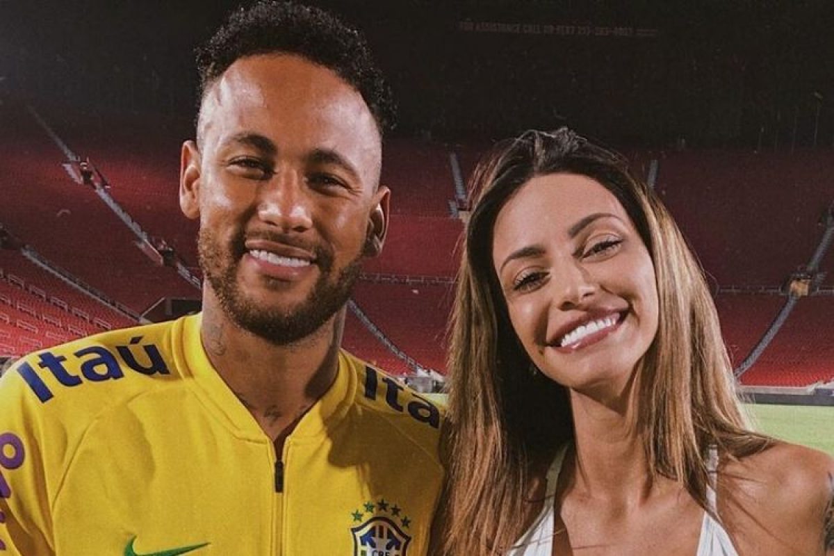 Ex-affair de Neymar esquece craque e engata namoro com outro - Fotos - R7  Futebol