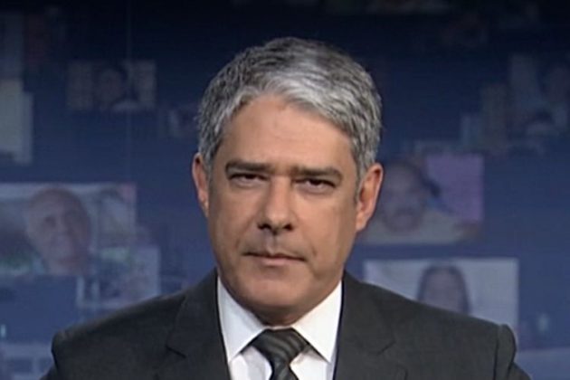 O jornalista William Bonner, durante o Jornal Nacional deste último sábado (20) - Reprodução: TV Globo