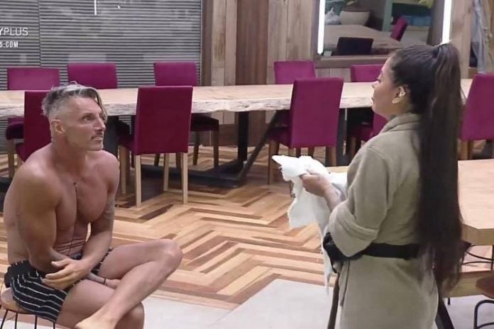 A Fazenda 12: Em conversa com Mirella, Juliano revela que planeja mandar Raíssa - Foto: Reprodução/RecordTV