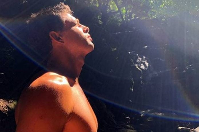 Cauã Reymond posa só de cueca e leva fãs à loucura: ''Que homem'' - Foto: Reprodução/Instagram@cauareymond