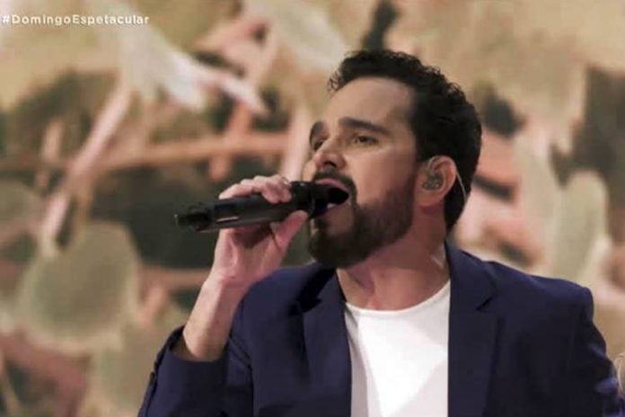 Após perder o pai, Luciano Camargo fará primeiro show gospel neste fim de semana - Foto: Reprodução/RecordTV