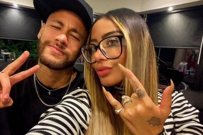 Irmã de Neymar, Rafaella Santos, liquida peças de roupa da família para ajudar crianças da África - Foto: Reprodução/Instagram