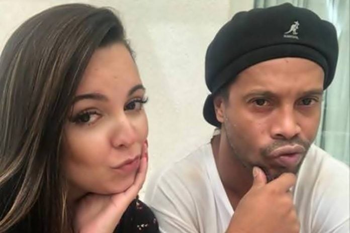 Ex de Ronaldinho Gaúcho revela que ele enviou mensagens da prisão - Foto: Reprodução/Instagram