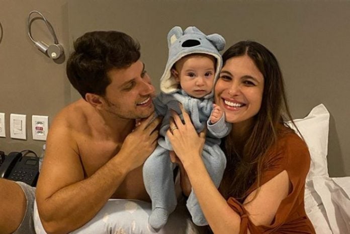 Eliéser Ambrósio esposa Kamilla Salgado e filho Bento foto reprodução Instagram