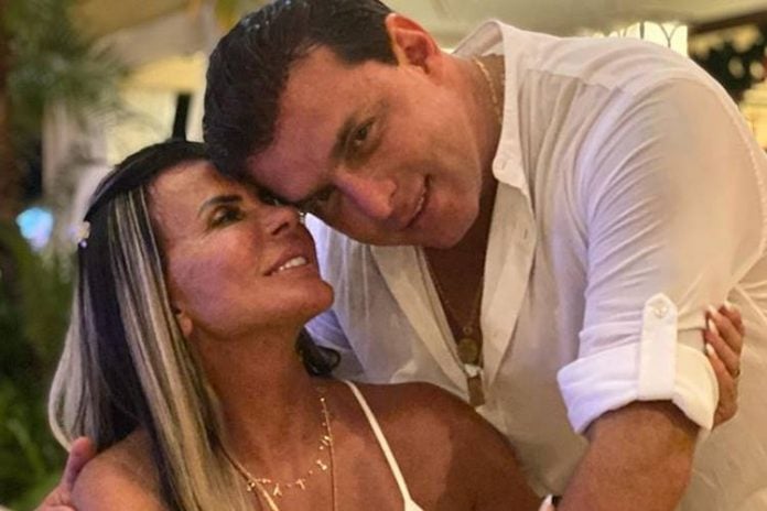 Mesmo bombardeada por críticas, Gretchen mostra que está muito feliz com seu 18º marido: ''Cumplicidade do amor' - Foto: Reprodução/Instagram