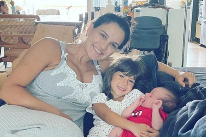 Kyra Gracie foto filho caçula Rayan e filha Ayra