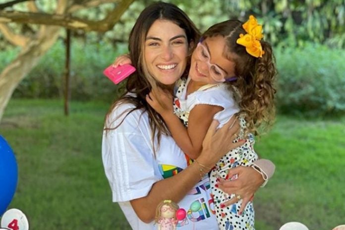 Mariana Uhlmann e a filha Maria foto reprodução Instagram