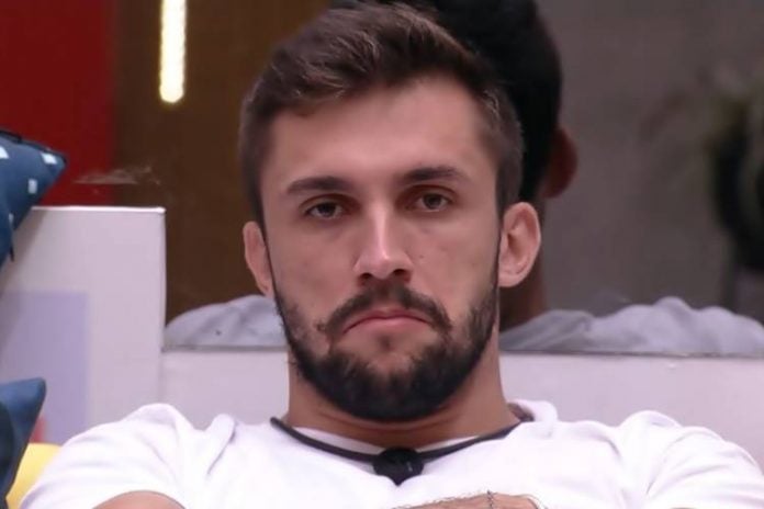 BBB21: Arthur se irrita e pensa em desistir do reality - Foto: Reprodução/ Rede Globo