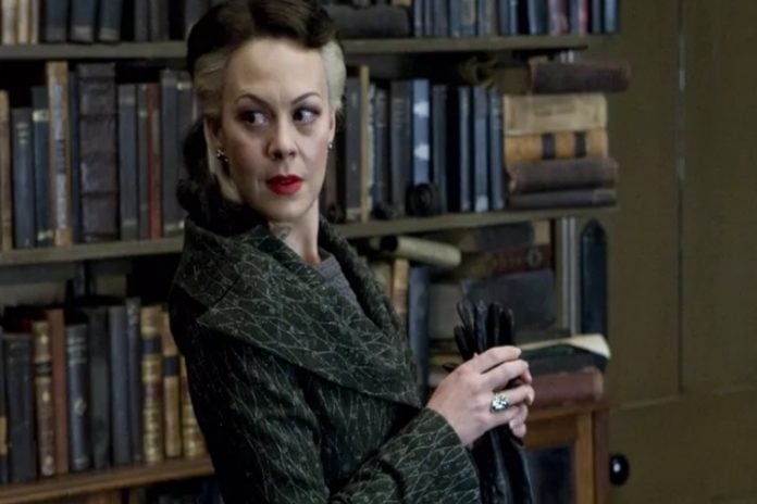 Helen McCrory atriz dando vida a personagem Harry Potter