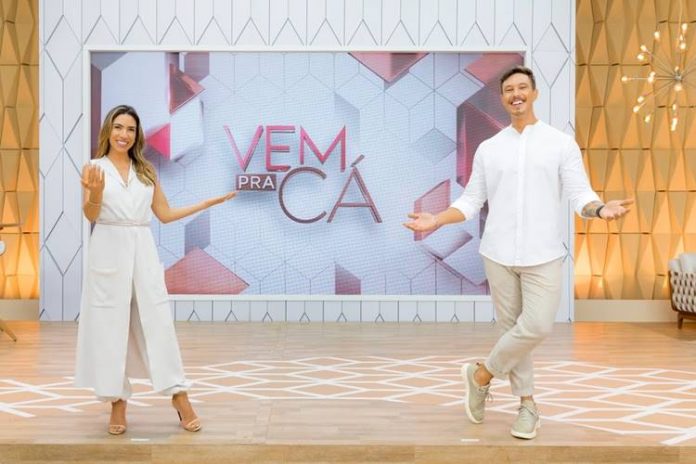 Patricia Abravanel e Gabriel Cartolano no Vem Pra Cá (Gabriel Cardoso/SBT)