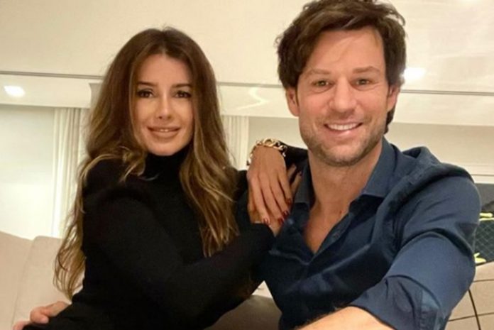 Paula Fernandes e namorado Rony Cecconello foto reprodução Instagram