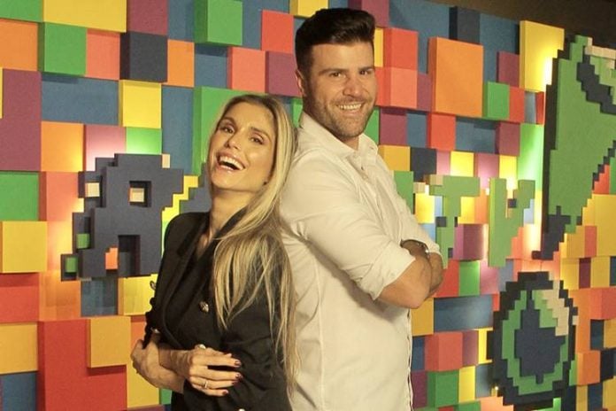 Flavia Viana e Marcelo Zangrandi (Foto: Divulgação RedeTV!)