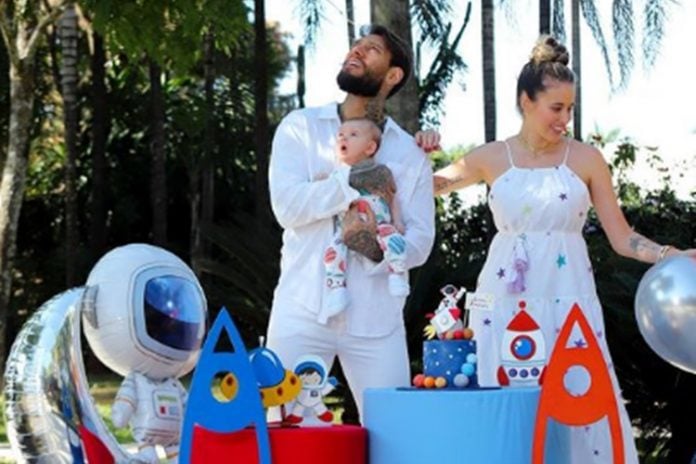 Lucas Lucco e Lorena Carvalho e filho Luca foto reprodução instagram