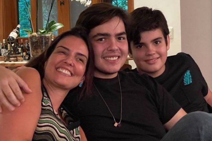 Luciana Cardoso com os filhos/Instagram