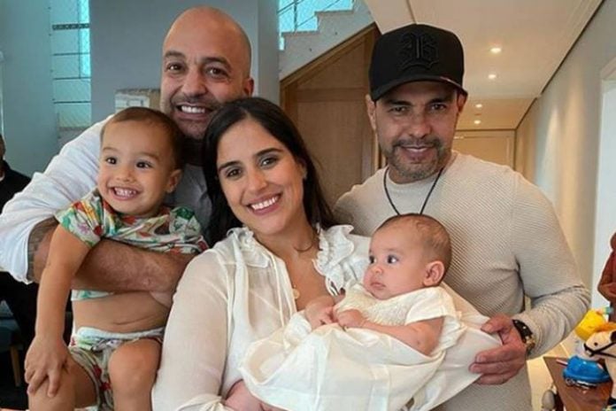 Camilla Camargo com o marido, os filhos e o pai Zezé/Instagram