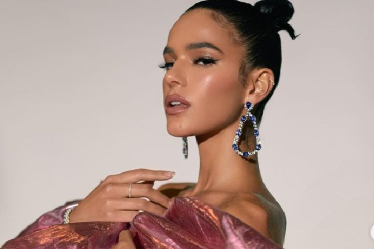 Bruna Marquezine faz revelação: “achei que era assexual” - Área VIP