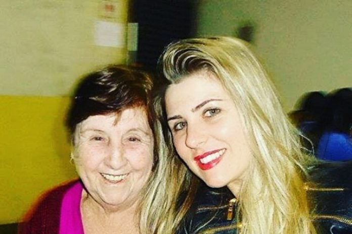 Iris Stafanelli e sua avó Carmem reprodução Instagram