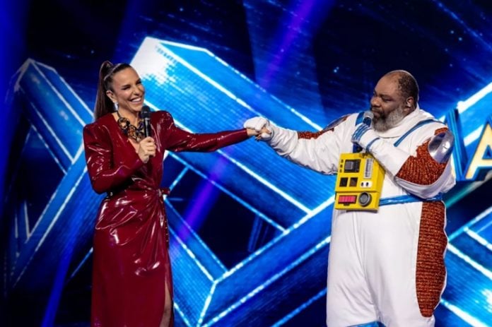 Sérgio Loroza no The Masked Singer (Foto: Reprodução/Globo)