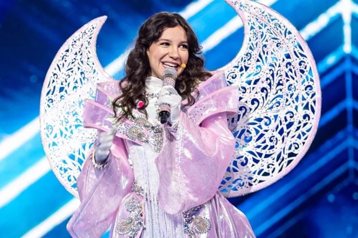 Priscila Alcantara no The Masked Singer