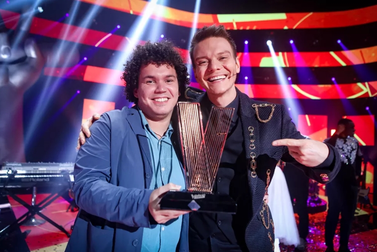 Giuliano campeão do The Voice Brasil