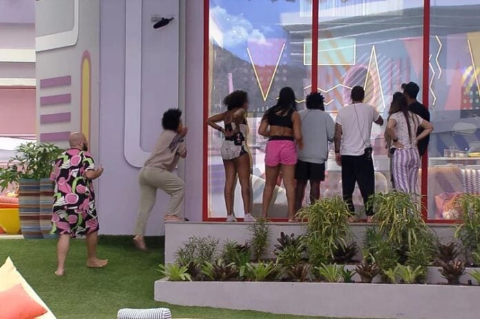 Larissa e Gustavo no BBB22 (Foto: Reprodução/Globo)