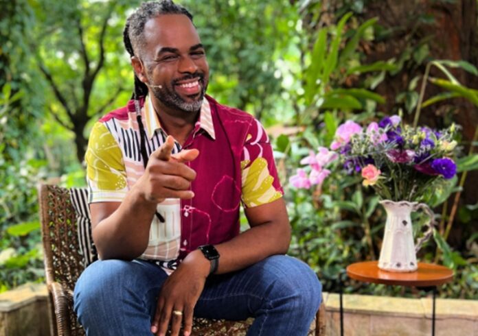 Apresentador Manoel Soares (Foto: Reprodução/Instagram)