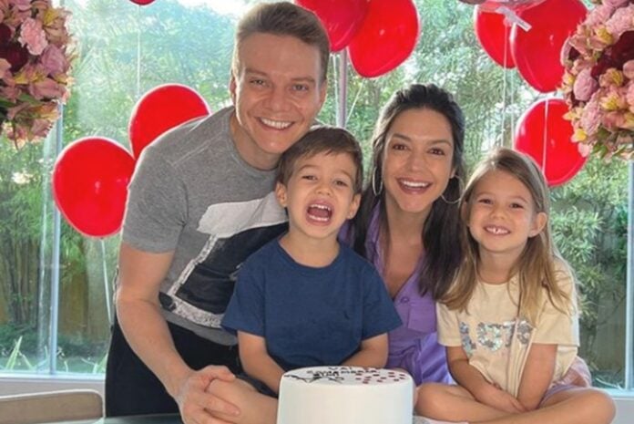 Michel Teló parabenizando Thais Fersoza em seu aniversário Instagram