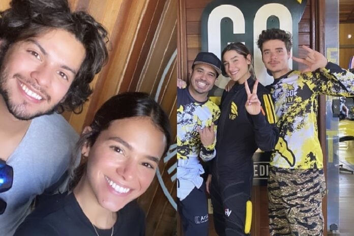 Bruna Marquezine, Xolo Maridueña, Sasha Meneghel e João Figueiredo saltam de paraquedas (Foto: Reprodução/Instagram)