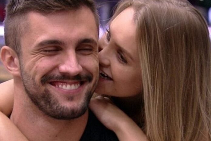 Arthur Picoli e Carla Diaz