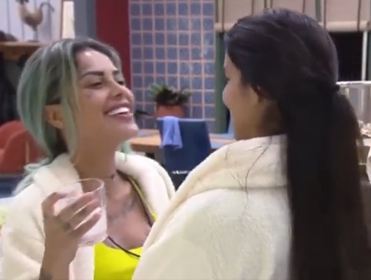 Tati Zaqui e Kerline (Foto: Payplus/Reprodução)