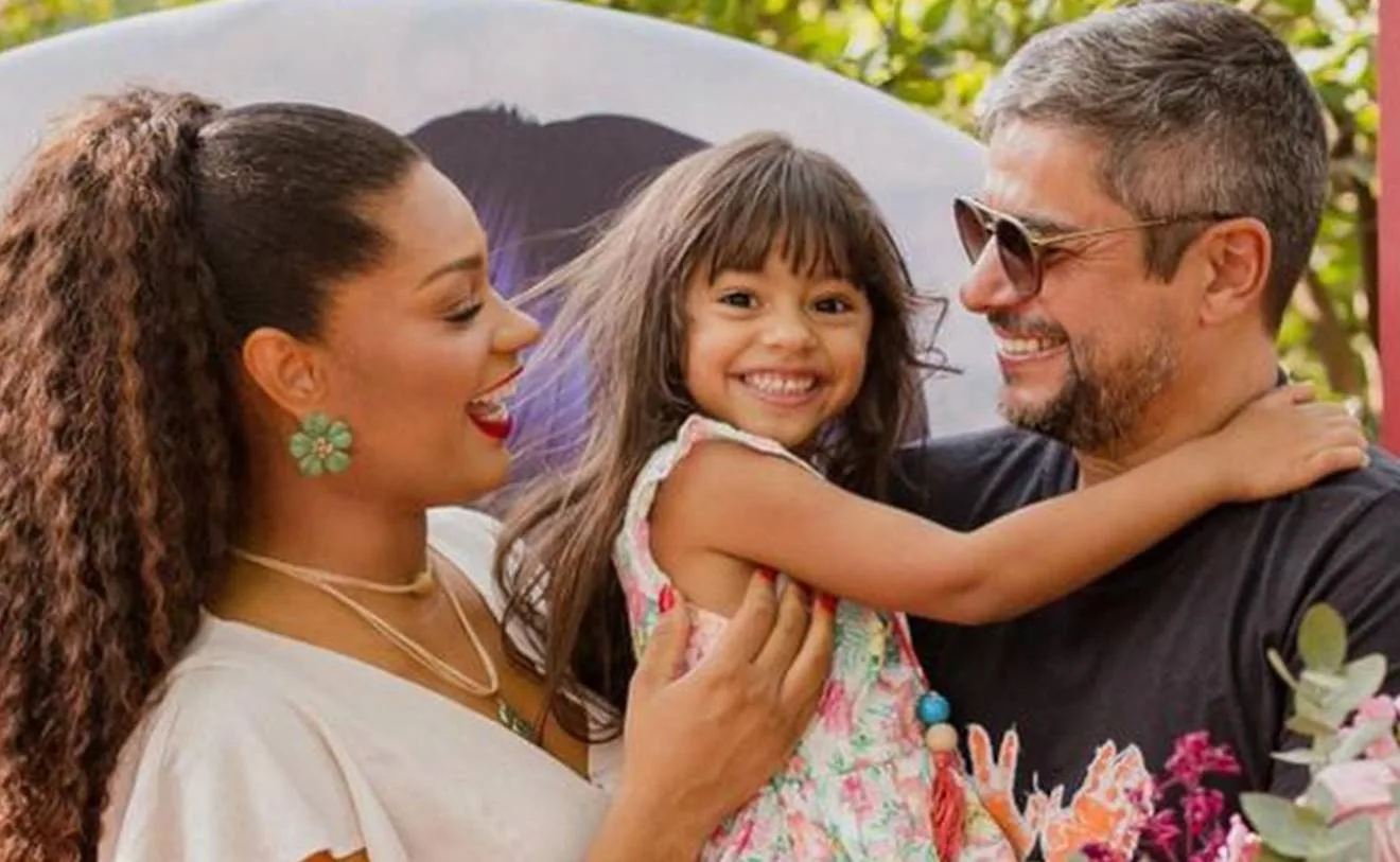 Juliana Alves anuncia fim do casamento com Ernani Nunes: 