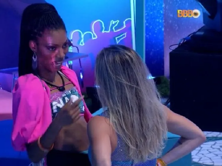 Tina aconselha Bruna Griphao