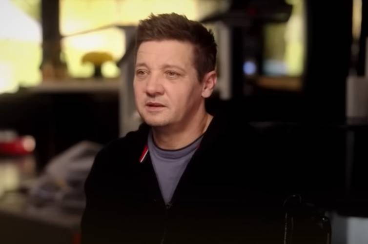 Ator Jeremy Renner - Foto: ABC News/YouTube